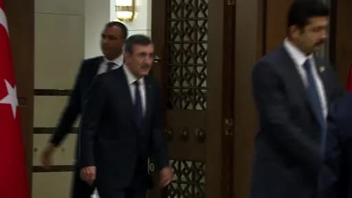 Cumhurbaşkanı Yardımcısı Cevdet Yılmaz, Türkiye Coğrafi Bilgi Sistemi Kurulu toplantısında konuşma yaparken