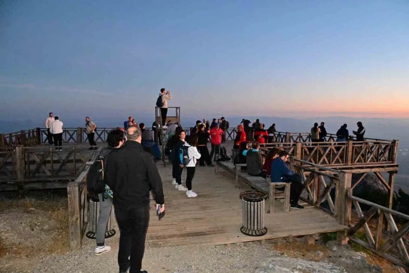 Manisa Büyükşehir Belediyesi, Avrupa Hareketlilik Haftası kapsamında doğaseverleri Spil Dağı'nda buluşturdu. Dış İlişkil