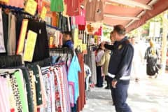Manisa’da zabıta ve emniyet ekipleri yaya güvenliği için kaldırımlarda denetim yapıyor
