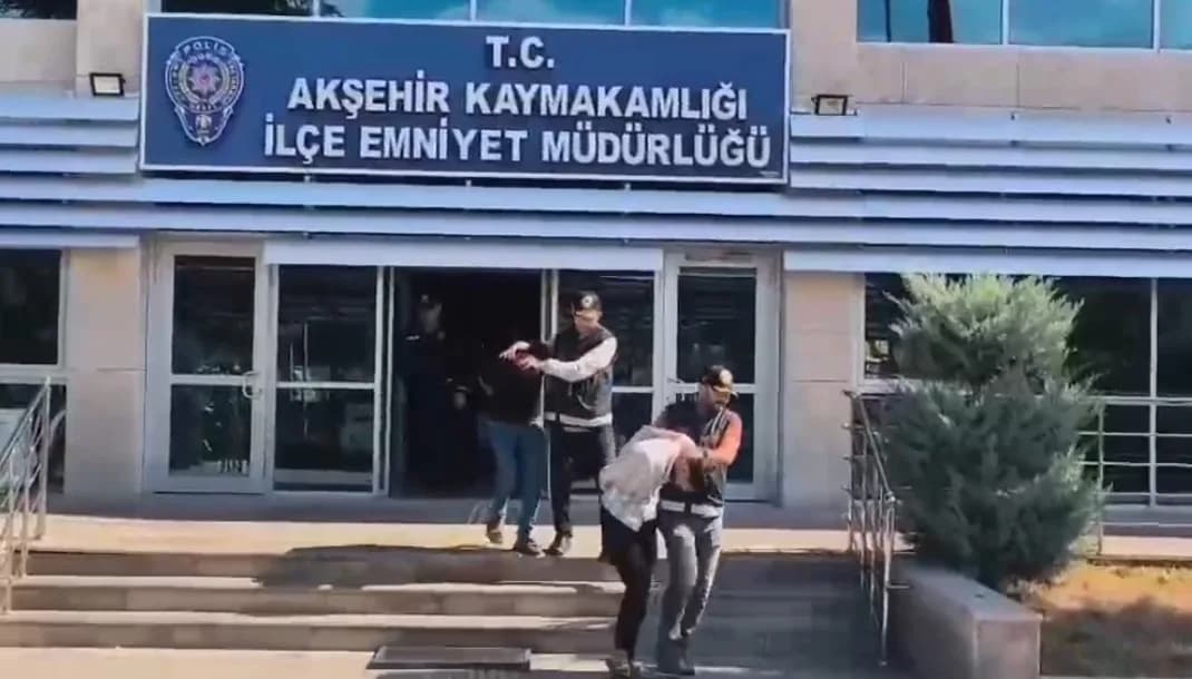 Konya Akşehir’de polis ve jandarma ekipleri altın dolandırıcılığı zanlılarını yakaladı