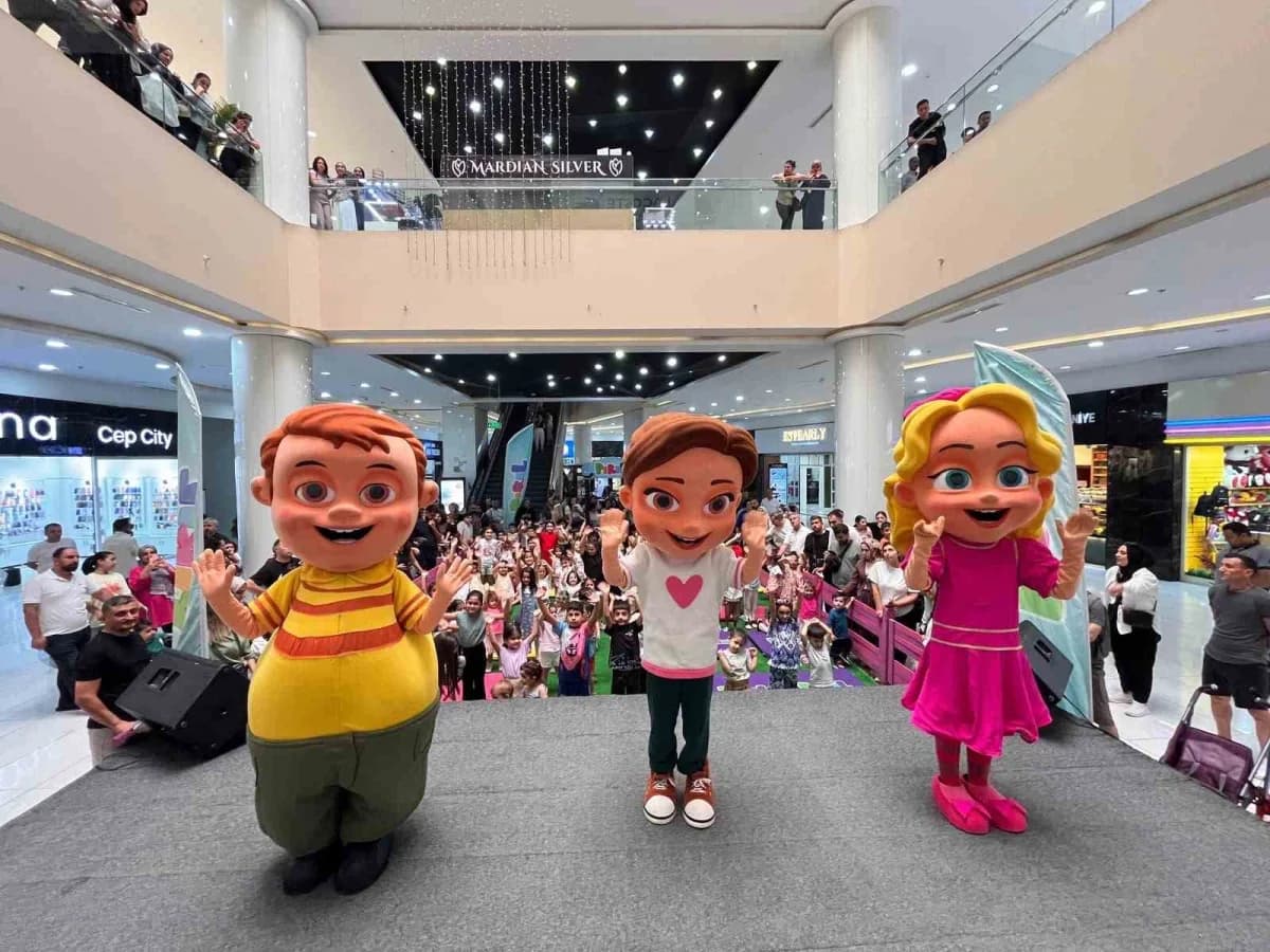 6. Yaşını ziyaretçileriyle birlikte kutlayan Mardian Mall, yeni yaşının heyecanını çocuklar, aileler, mağaza çalışanları