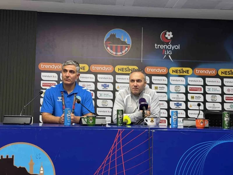 Mardin 1969 Spor ve Kayserispor futbolcularının maç sırasında saha görüntüsü