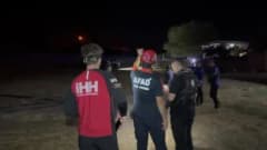 Mardin Derik Konuk Mahallesi'nde kaybolan 13 yaşındaki Selahattin Karayel için arama çalışması yapan jandarma ve AFAD ek