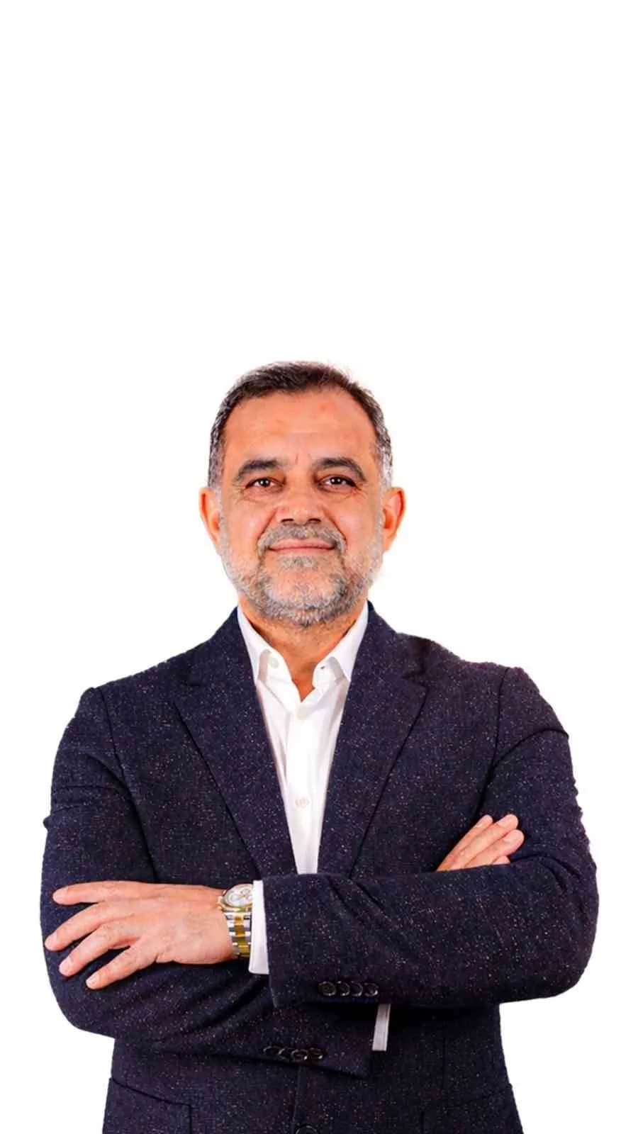 Mardin Ticaret ve Sanayi Odası başkan adayı Veysi Duyan ve DEYVAN-DER temsilcileri destek açıklaması yaparken