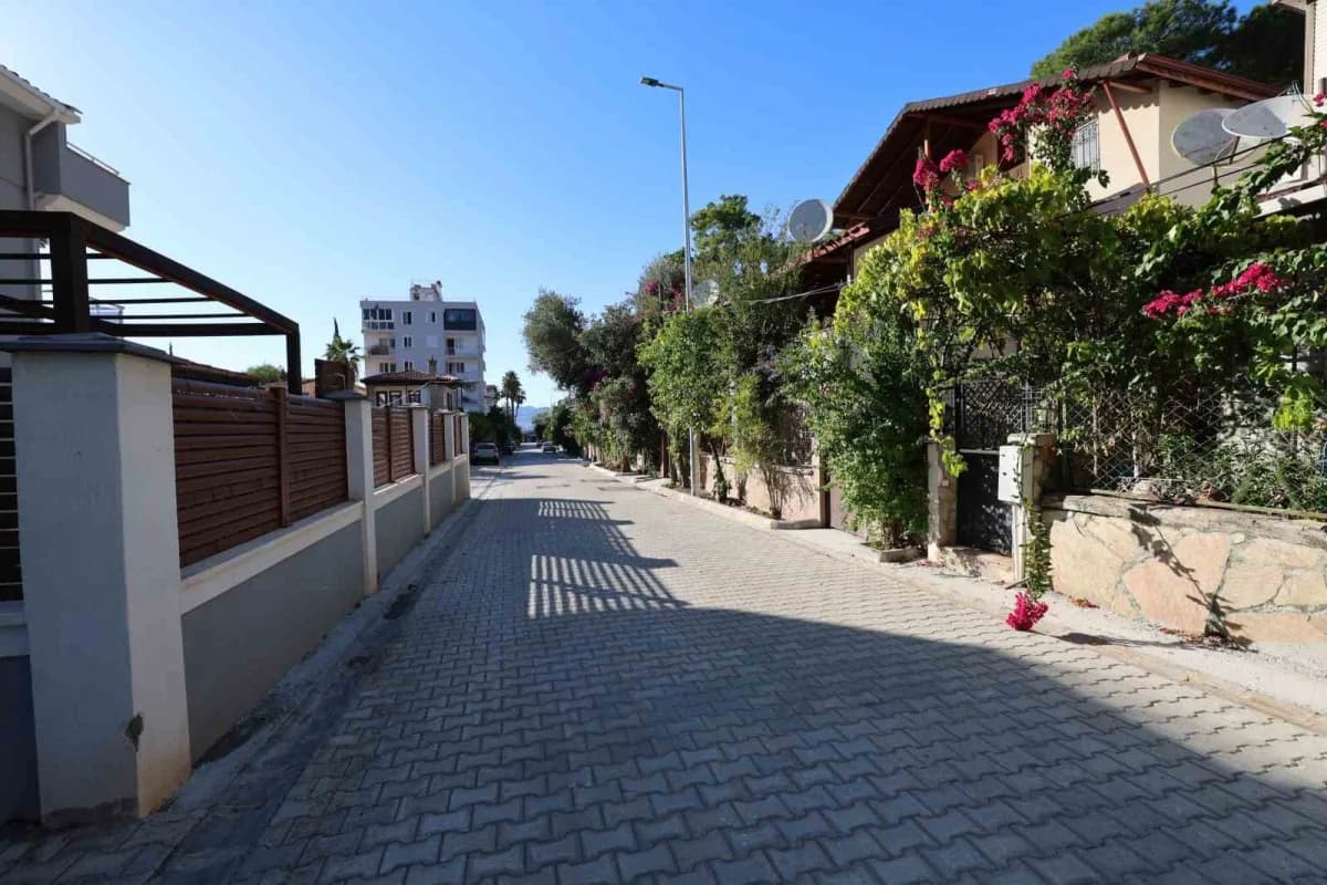 Marmaris Adaköy’de yollar yenilendi