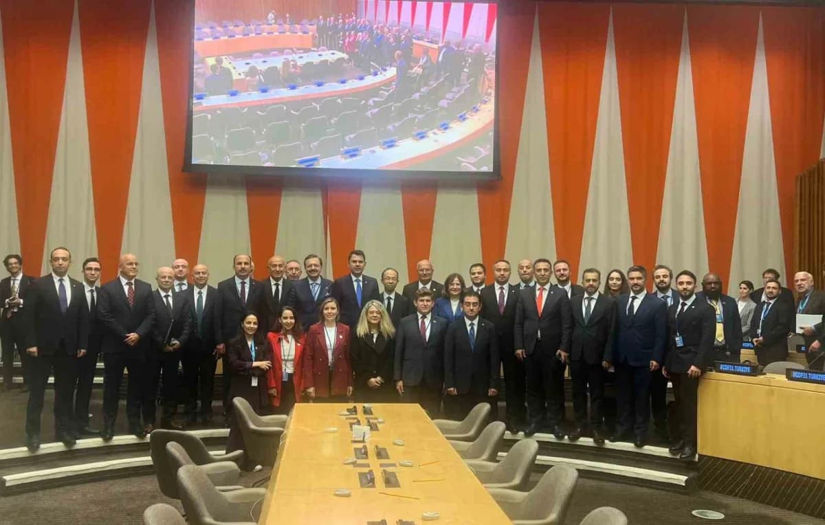 Mehmet Tütüncü, COP31 Gıda Güvenliği ve Tarım Çalışma Grubu toplantısında konuşma yaparken