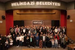 Kayseri Melikgazi Sosyal Bilimler Okulu başvuru duyurusu ve genç öğrenciler