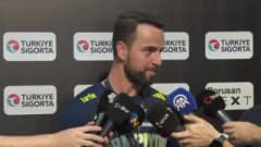 Melih Mahmutoğlu, Cumhurbaşkanlığı Kupası töreninde Fenerbahçe formasıyla konuşma yaparken