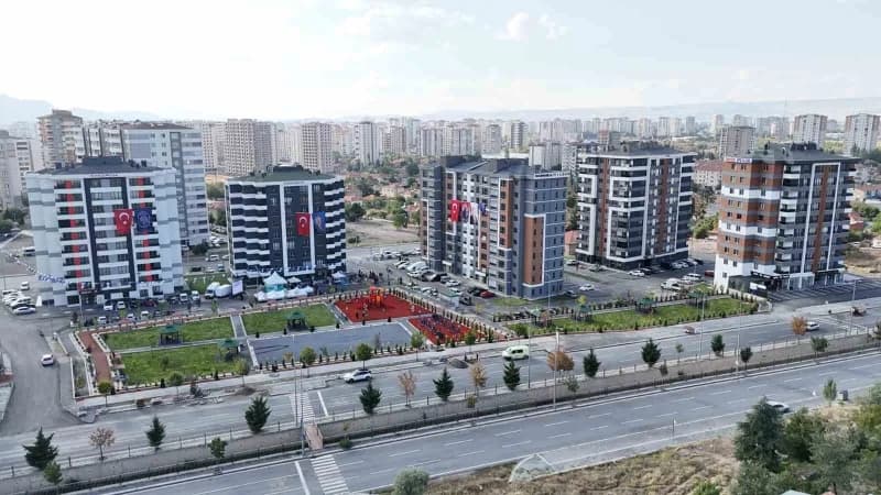 Kentsel dönüşümde başarılı çalışmaları ile öncü ve referans Belediye olan Melikgazi Belediyesi; Yıldırım Beyazıt Mahalle