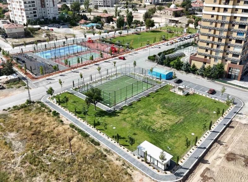 Melikgazi Belediyesi; Yıldırım Beyazıt Mahallesi’ne kazandırdığı Melikgazi Belediyesi Ahmet Taş Parkı ve Sosyal Tesisi’n