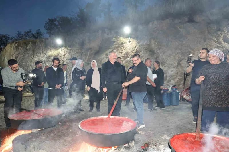 Melikgazi Belediye Başkanı Doç. Dr. Mustafa Palancıoğlu, Melikgazi Belediyesi Salça Günleri kapsamında Mimarsinan Mahall
