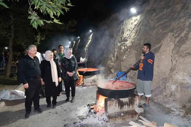 Melikgazi Belediye Başkanı Doç. Dr. Mustafa Palancıoğlu, Melikgazi Belediyesi Salça Günleri kapsamında Mimarsinan Mahall