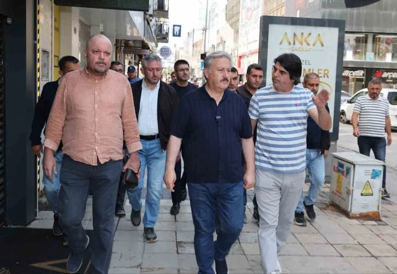 Şehrin merkezinde hayata geçirdiği güzelleştirme çalışmalarına devam eden Melikgazi Belediyesi, vatandaşların yoğunlukla