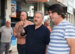 Melikgazi Belediyesi ekipleri Millet ve Nazmi Toker Caddeleri yaya yollarını bazalt taş ile yeniliyor