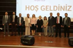 Kahramanmaraş Sütçü İmam Üniversitesi Tıp Fakültesi'nde düzenlenen meme kanseri farkındalık ve tarama eğitim programında