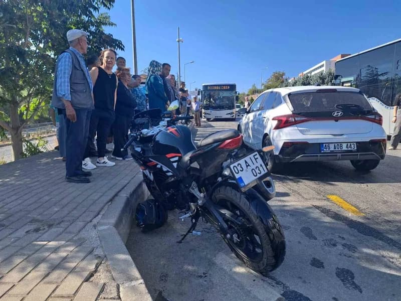 Muğla’nın Menteşe ilçesinde motosikletin yayaya çarpması sonucu meydana gelen trafik kazasında 1 kişi yaralandı.