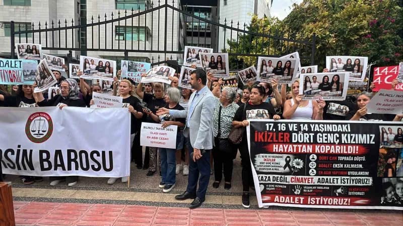 Mersin’de kullandığı cipin refüjde karşıya geçmek için bekleyen yayalara çarpması sonucu ikiz kardeşler ile iki kuzenin