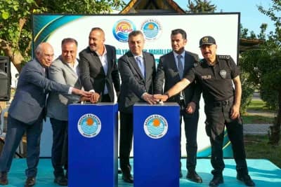 Mersin Akdeniz Emek Mahallesi’nde hayırsever iş insanı Hikmet Kaya’nın desteğiyle temel atma töreni yapılan 3 katlı tazi