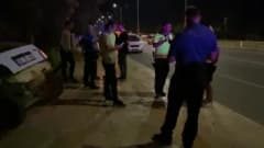 Mersin Erdemli'de kontrolden çıkan otomobil tabiat parkında asılı kaldı, kazada 2 kişi yaralandı