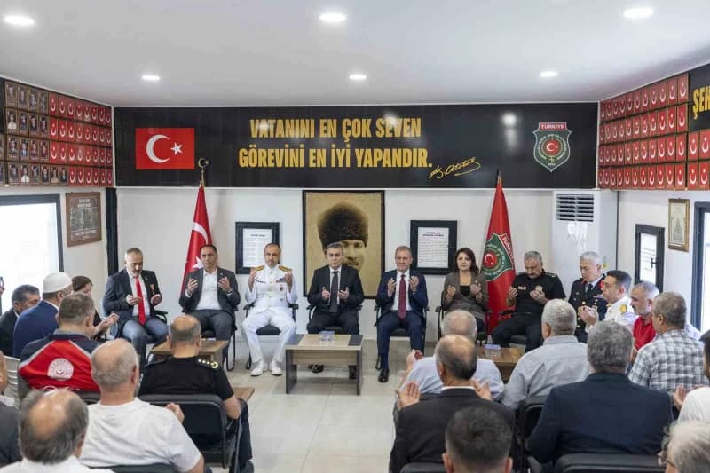 Mersin’de 19 Eylül Gaziler Günü dolayısıyla yürüyüş ve anma töreni düzenlendi. Program kapsamında Gaziler ve Şehit yakın