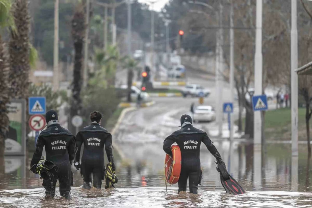 Mersin’de ortalama 5 dakikalık reaksiyon süresiyle Türkiye’nin en hızlı ikinci İtfaiye teşkilatı olan Mersin itfaiyesi,