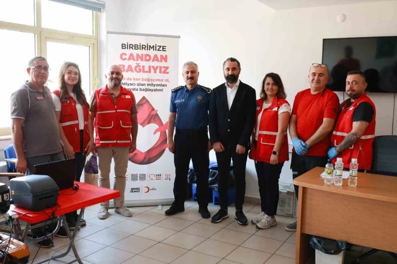Mersin İl Emniyet Müdürlüğü tarafından Kızılay Kan Bağışı Merkezi ile koordineli olarak Kan Bağışı kampanyası düzenlendi