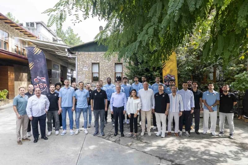 Mersin Büyükşehir Belediye Başkanı Vahap Seçer, 2026-2027 sezonunda Türkiye Sigorta Basketbol Ligi’nde mücadele edecek M