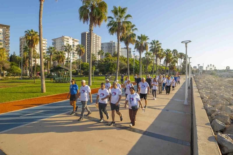 Mersin Büyükşehir Belediyesi tarafından Avrupa Hareketlilik Haftası kapsamında düzenlenen sabah sporu etkinliğinde merke