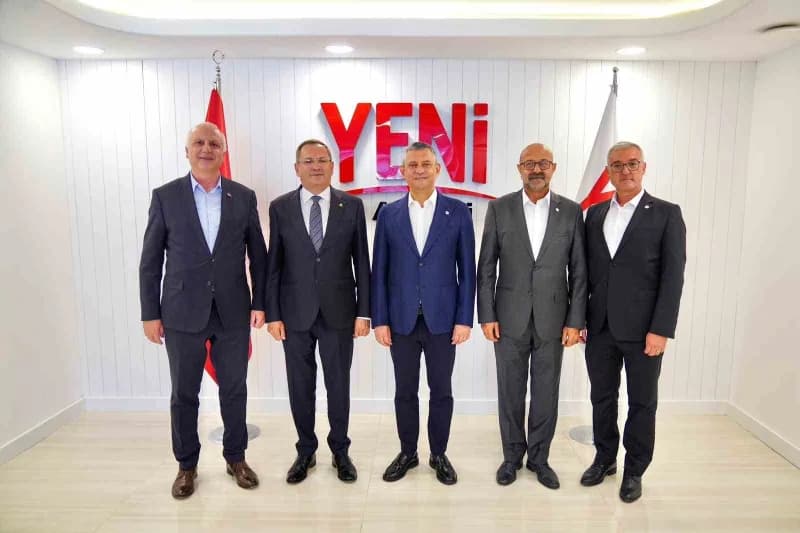 Ayvalık Belediye Başkanı Mesut Ergin, Ankara temasları kapsamında Yeni Parti Genel Merkezi’ni ziyaret ederek Genel Başka
