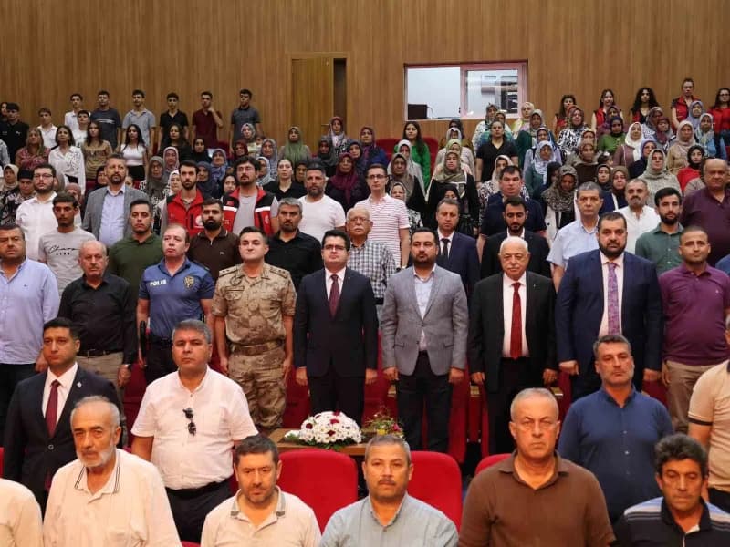 Hatay Arsuz’da Mevlid-i Nebi Haftası kapsamında Nazım Hikmet Kültür Merkezi’nde düzenlenen programdan bir kare