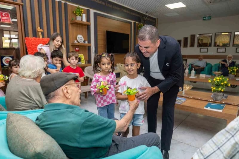 Mersin’in Mezitli ilçesinde Avrupa Hareketlilik Haftası kapsamında düzenlenen etkinlikte çocuklar ve büyükler bir araya