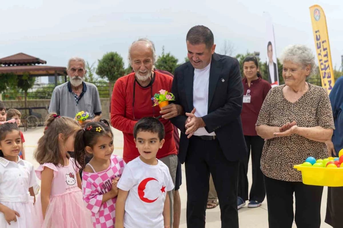 Mersin’in Mezitli ilçesinde Avrupa Hareketlilik Haftası kapsamında düzenlenen etkinlikte çocuklar ve büyükler bir araya