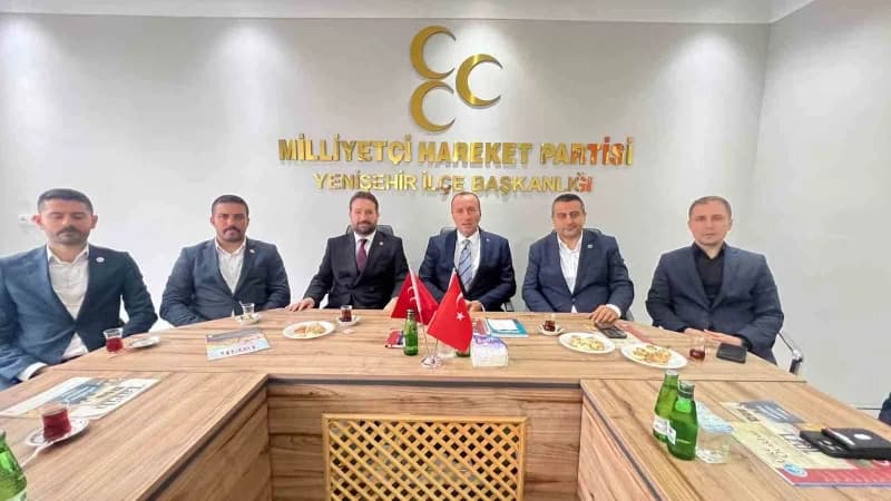 Milliyetçi Hareket Partisi (MHP) Bursa İl Başkanı Mehmet Emin Özcanbaz, beraberindeki İl Yönetim Kurulu üyeleri ve Bursa