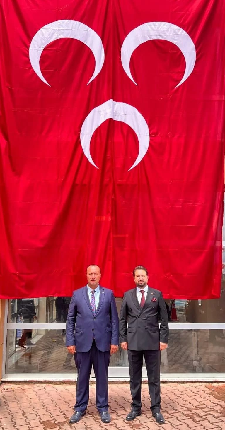 Milliyetçi Hareket Partisi (MHP) Bursa İl Başkanı Mehmet Emin Özcanbaz, beraberindeki İl Yönetim Kurulu üyeleri ve Bursa