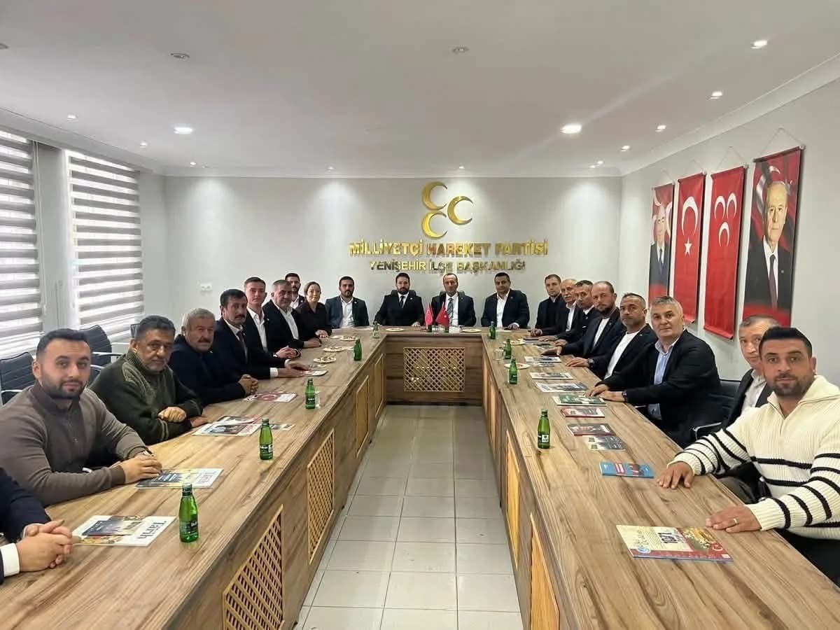 Milliyetçi Hareket Partisi (MHP) Bursa İl Başkanı Mehmet Emin Özcanbaz, beraberindeki İl Yönetim Kurulu üyeleri ve Bursa