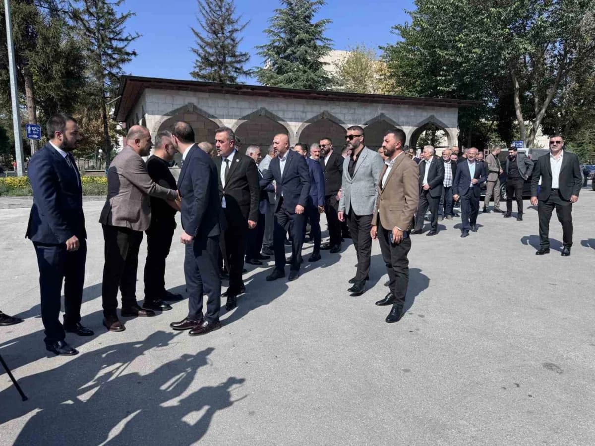 Milliyetçi Hareket Partisi Kayseri 15. Olağan İl Kongresi sonrasında seçilen İl Yönetimi, yeni hizmet dönemine dualarla