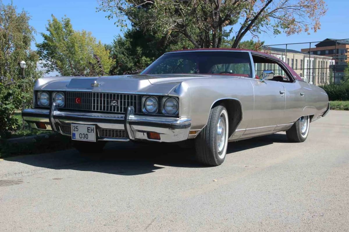 Erzurum’da Haluk Ertek’in sahibi olduğu 1973 model Chevrolet Caprice Classic klasik araç