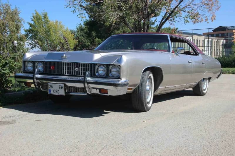 Erzurum’da Haluk Ertek’in sahibi olduğu 1973 model Chevrolet Caprice Classic klasik araç