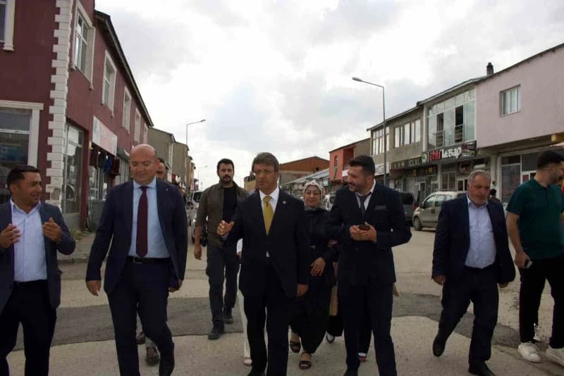 AK Parti Van Milletvekili Kayhan Türkmenoğlu, "Türkiye Yüzyılı için Hep yeni, Hep ileri" programları kapsamında Erzurum’