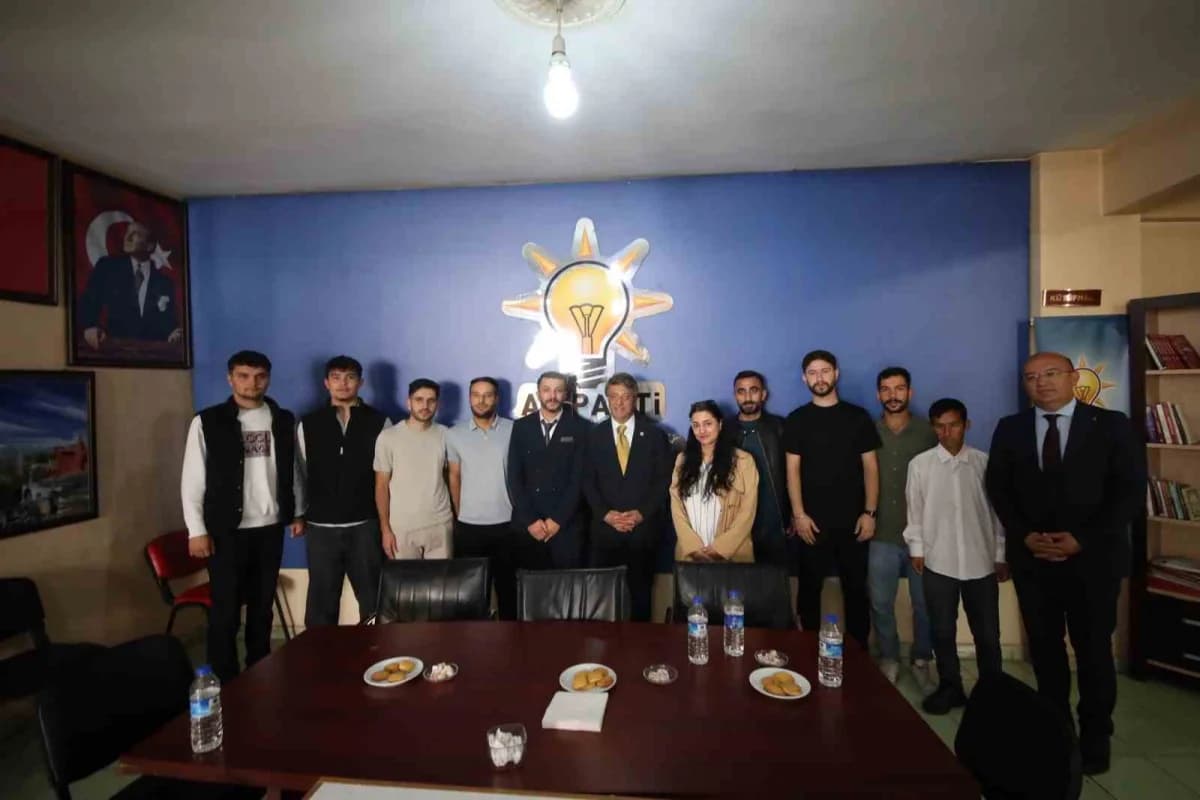 AK Parti Van Milletvekili Kayhan Türkmenoğlu, "Türkiye Yüzyılı için Hep yeni, Hep ileri" programları kapsamında Erzurum’