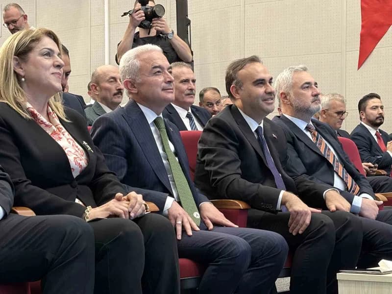 Kırklareli’nde düzenlenen Sanayi ve Teknoloji Projeleri Açılış ve Temel Atma Töreni’ne katılan Sanayi ve Teknoloji Bakan