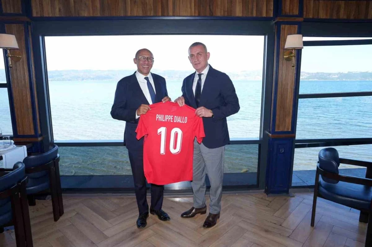 A Milli Takım’ın UEFA Uluslar a Ligi 1. Grup’taki Fransa karşılaşması öncesinde iki ülke Futbol federasyonlarının yöneti