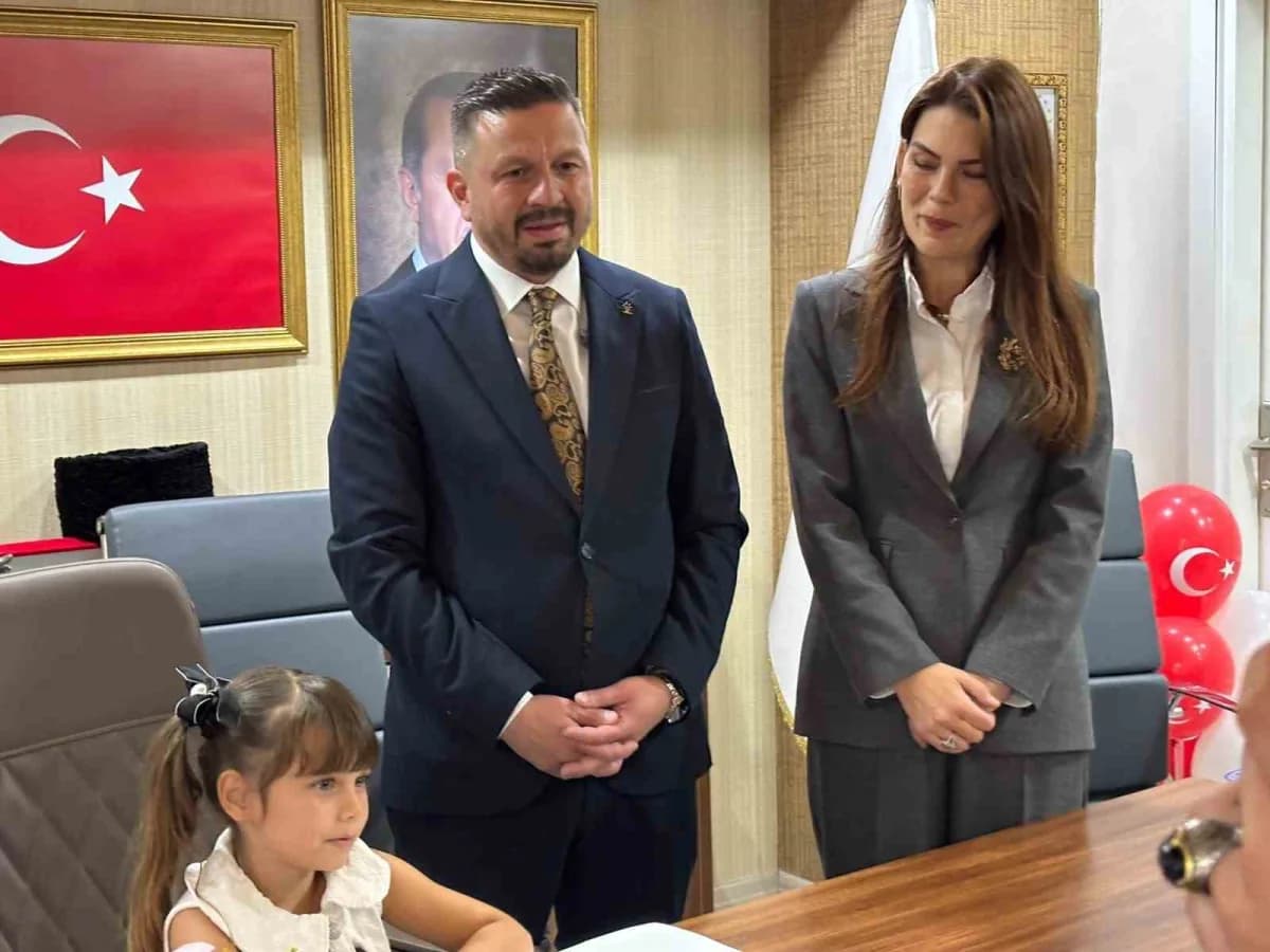 Minik İrem'e İzmir'de sınıf başkanlığını kaybetti. Balıkesir AK Parti İl Başkanı oldu