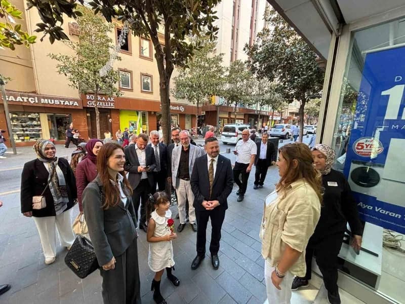 Minik İrem'e İzmir'de sınıf başkanlığını kaybetti. Balıkesir AK Parti İl Başkanı oldu
