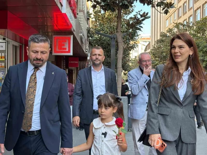 Minik İrem'e İzmir'de sınıf başkanlığını kaybetti. Balıkesir AK Parti İl Başkanı oldu