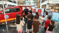 Kayseri'de çocuklar itfaiye parkurunda yangından korunma eğitimi alıyor