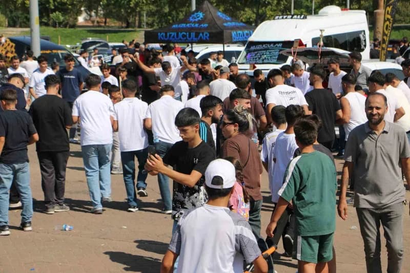 Modifiye otomobil tutkunlarını buluşturan "Tuning Fest Diyarbakır 2026", ikinci kez kapılarını ziyaretçilere açtı.