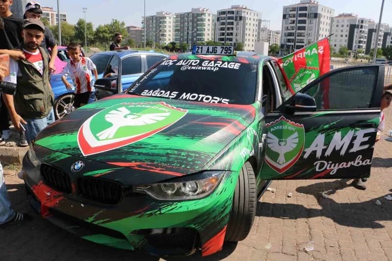 Modifiye otomobil tutkunlarını buluşturan "Tuning Fest Diyarbakır 2026", ikinci kez kapılarını ziyaretçilere açtı.