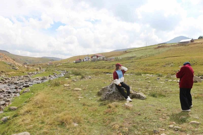 Dünyaca ünlü futbolcu Mohamed Salah'ın Trabzon yaylasında çekip sosyal medya hesabından paylaştığı fotoğraf, kısa sürede