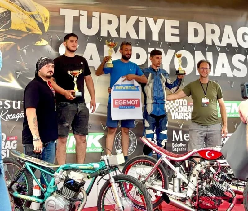 Türkiye Motodrag Şampiyonası’nın 3. Ayak yarışlarına ev sahipliği yapan Kepez, Yeni Drag Pisti, motor sporları tutkunlar
